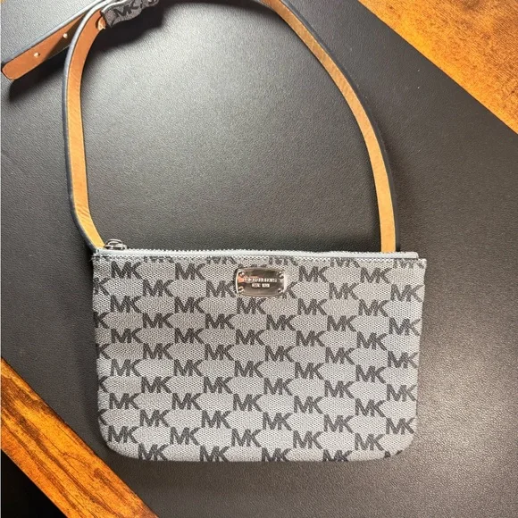 Michael Kors Black and Gray Signature Wristlet - Picture 1 of 3